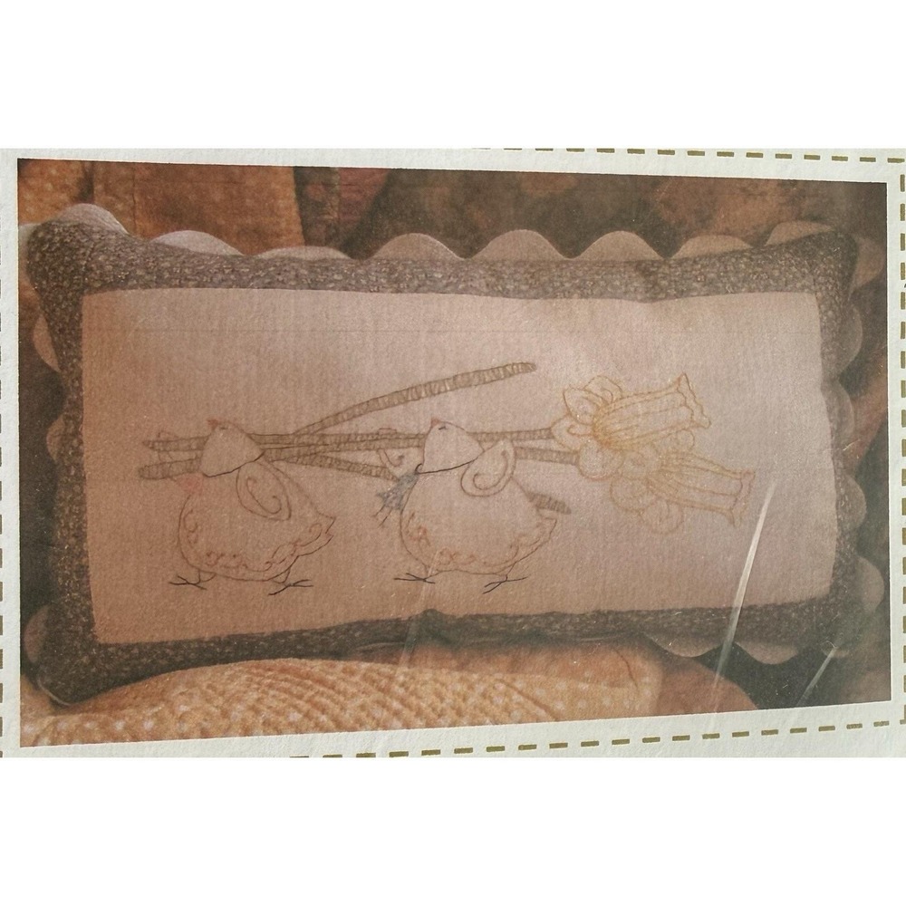 DAFFODIL DAZE Embroidery Pillow Kit BY On Pins and Needles‎